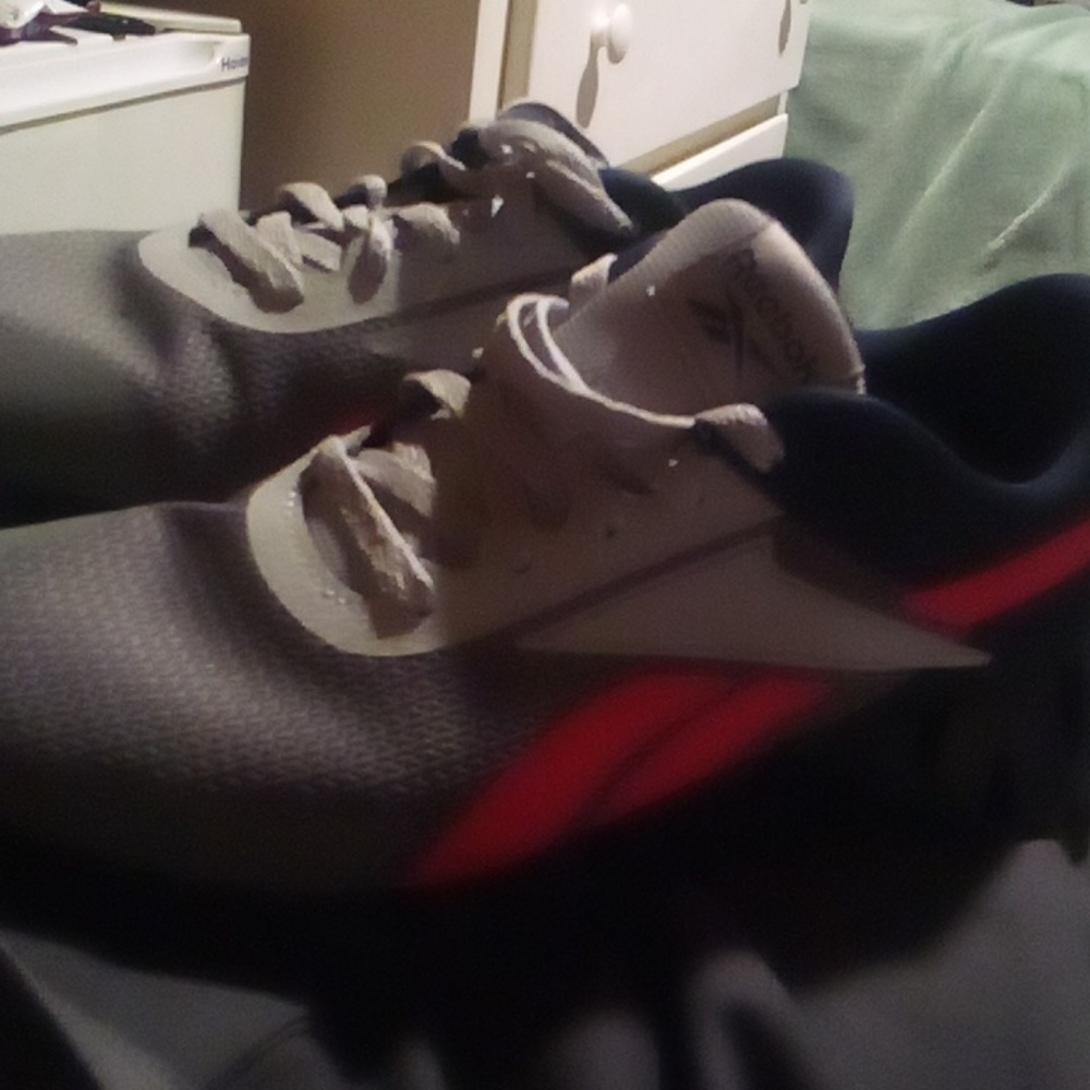 Reebox shoes size 9/12 slightly worn